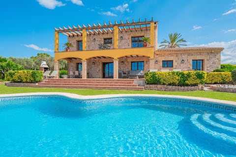 Villa Bonnix with private swimming pool & hot tub.
