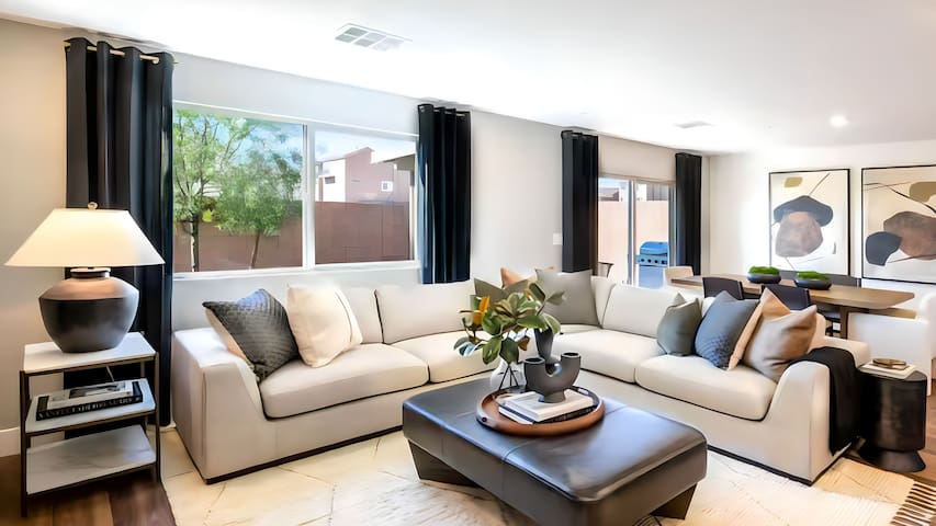 Brand New 4BDRM w/ Movie Theater 10 min to Strip