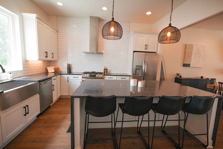 Relax & Explore | 3BR Nashville Townhouse