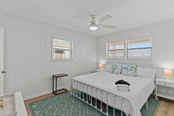 King size bed in the main bedroom!