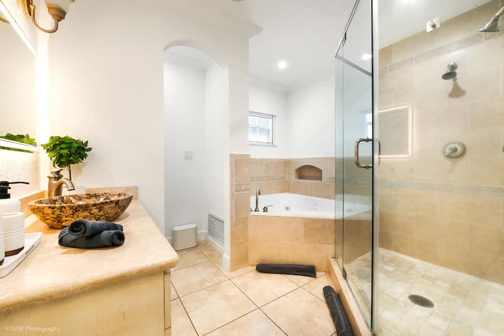 La Femme Oasis•5 Bedrooms•Htd Pool•Jacuzzi•BBQ - Houses for Rent