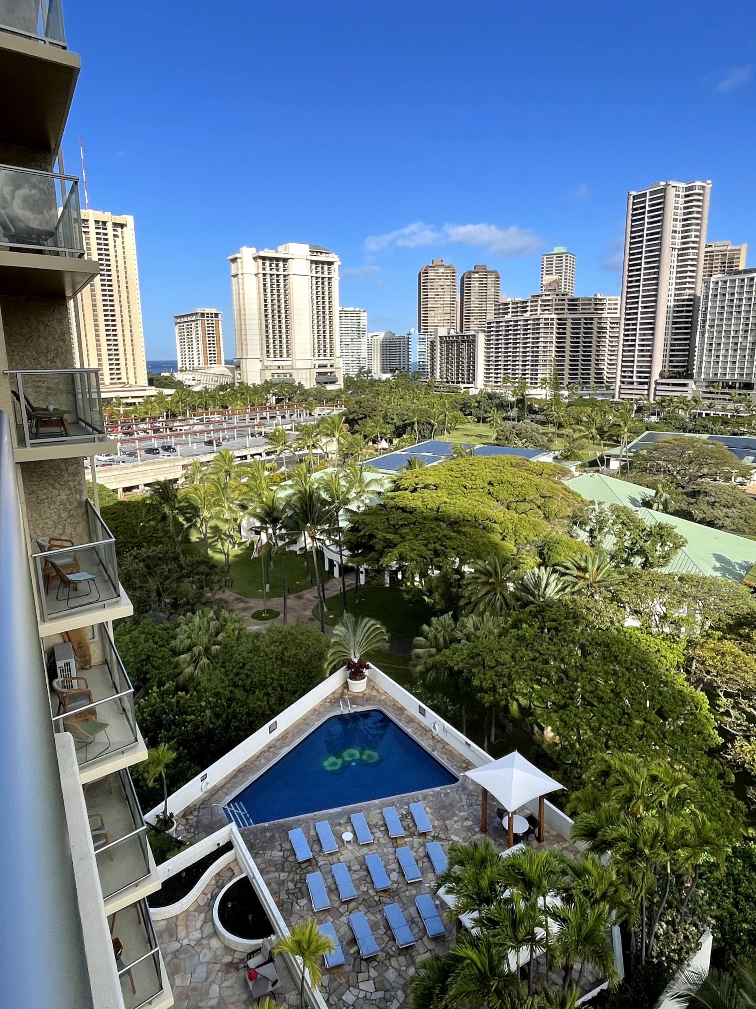 Relaxing 4 Star Luana Waikiki Hotel w/Park View - Image 45