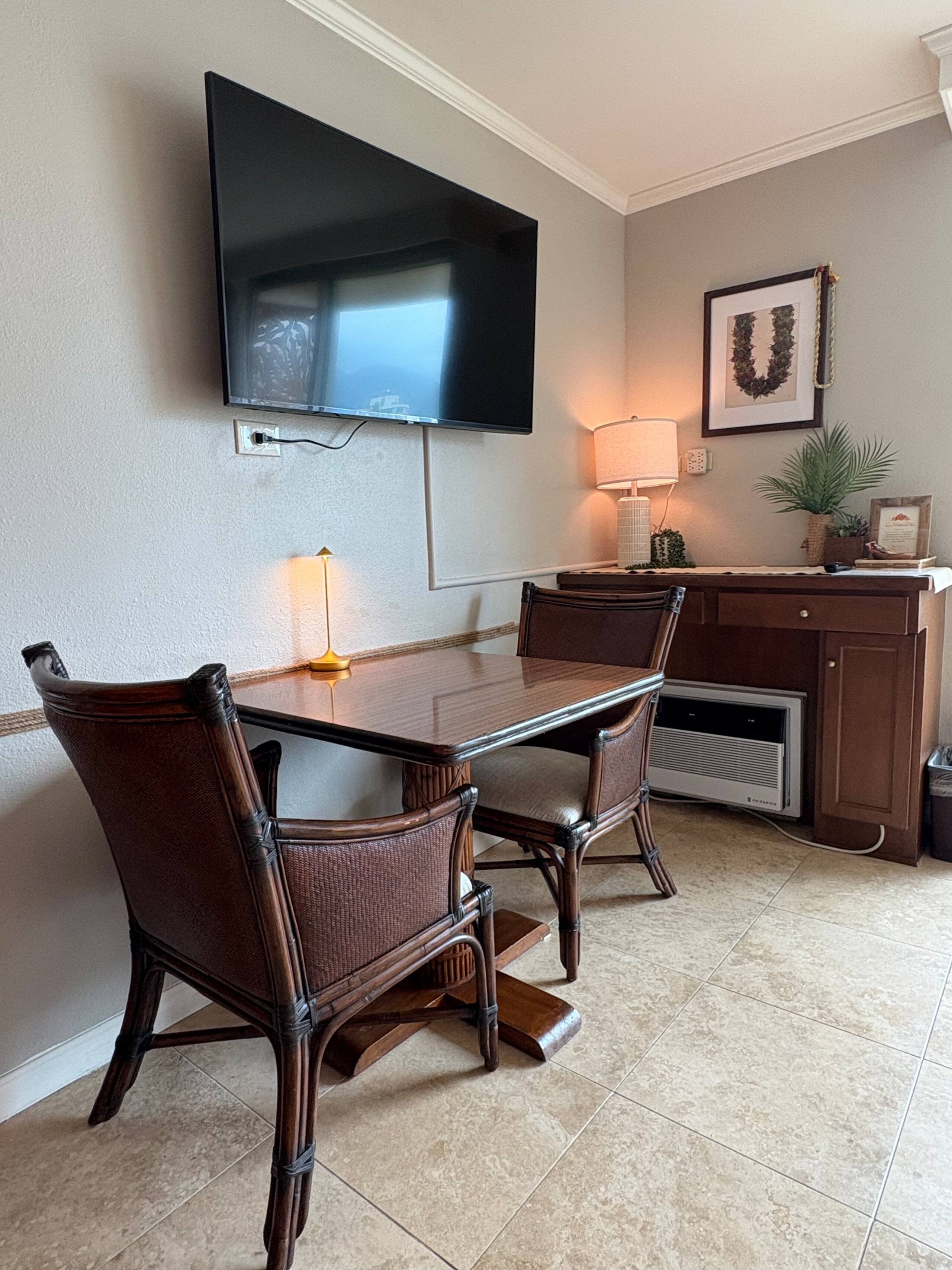 Relaxing 4 Star Luana Waikiki Hotel w/Park View - Image 20