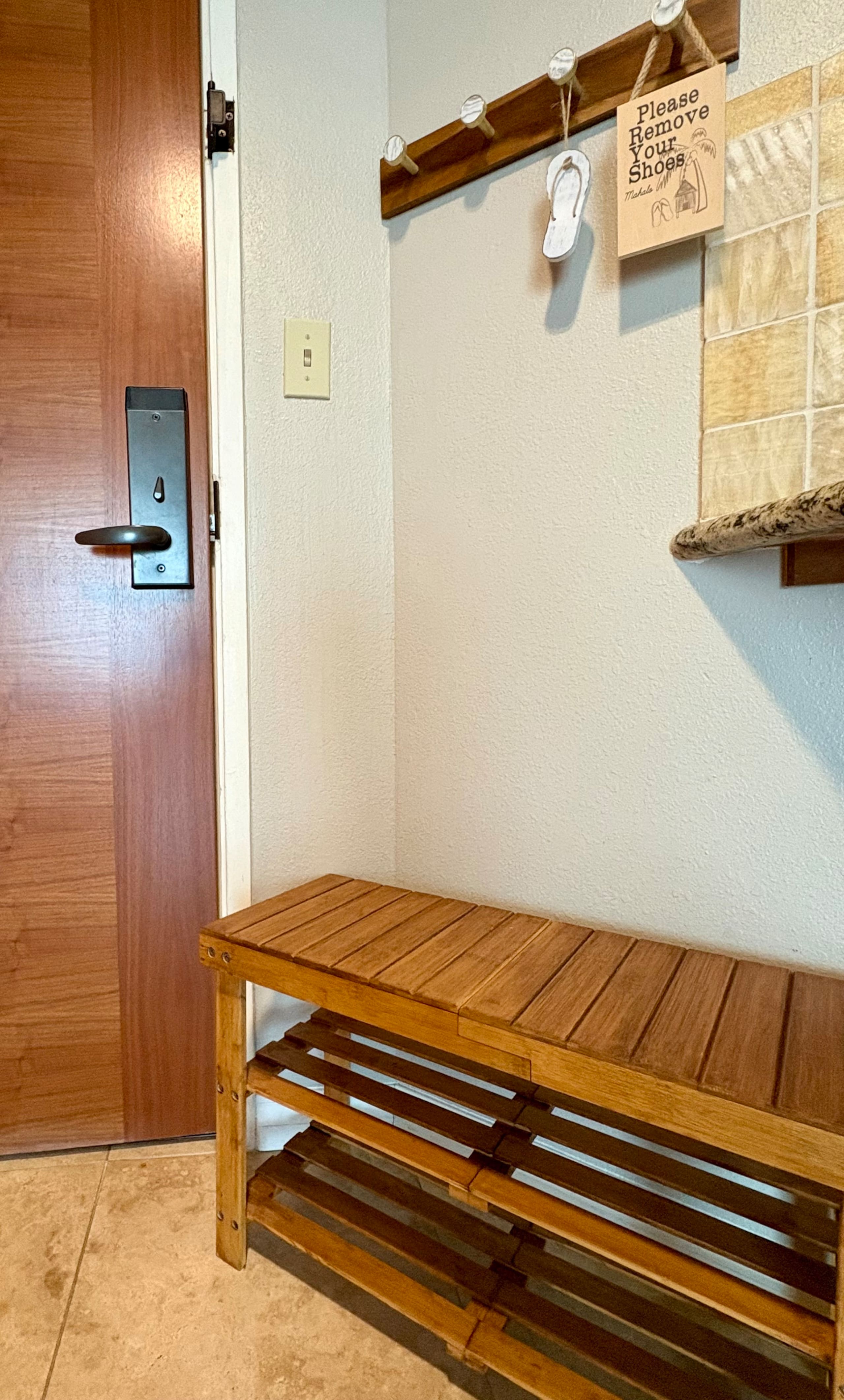 Relaxing 4 Star Luana Waikiki Hotel w/Park View - Image 8