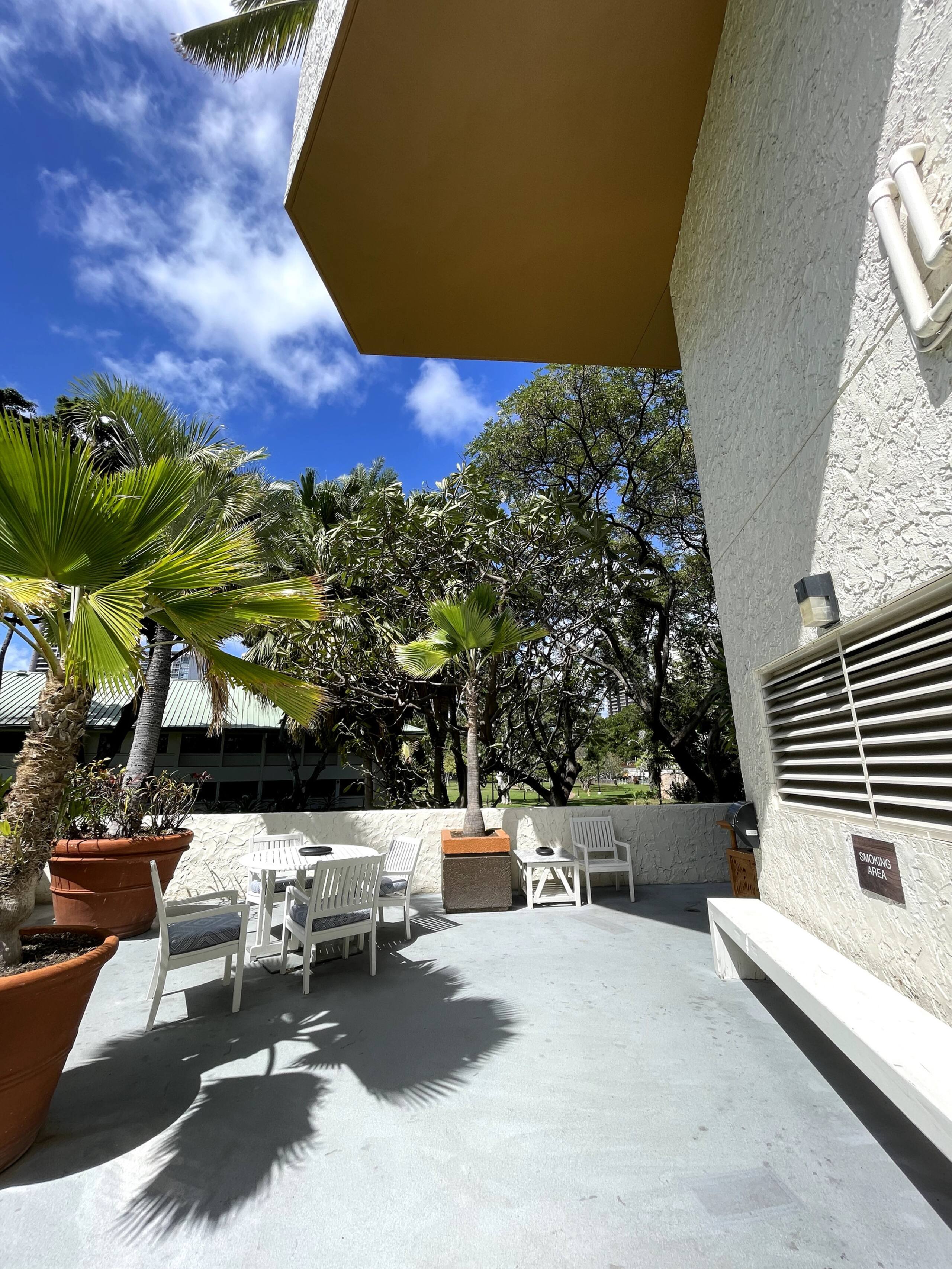 Relaxing 4 Star Luana Waikiki Hotel w/Park View - Image 30