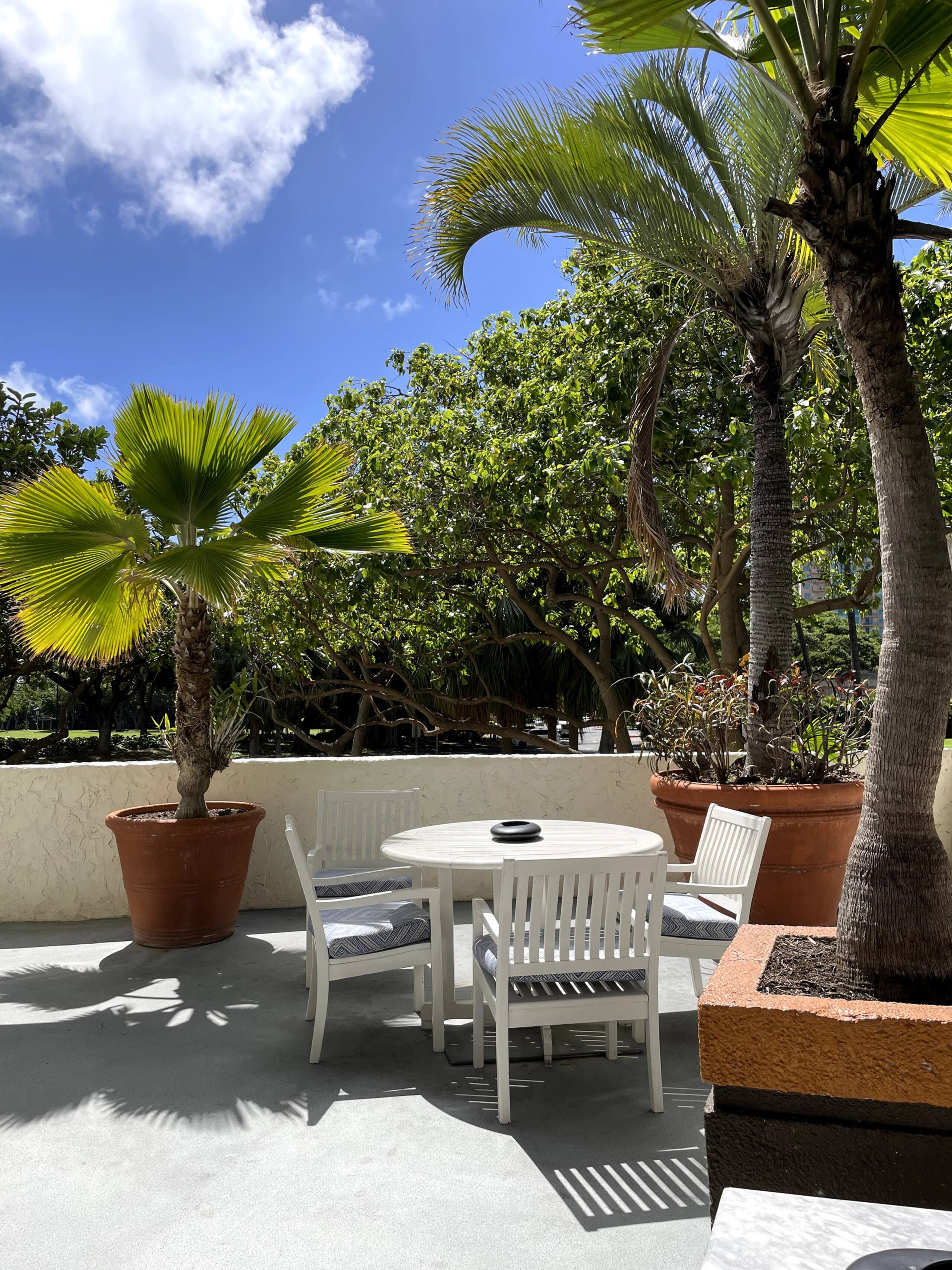 Relaxing 4 Star Luana Waikiki Hotel w/Park View - Image 29