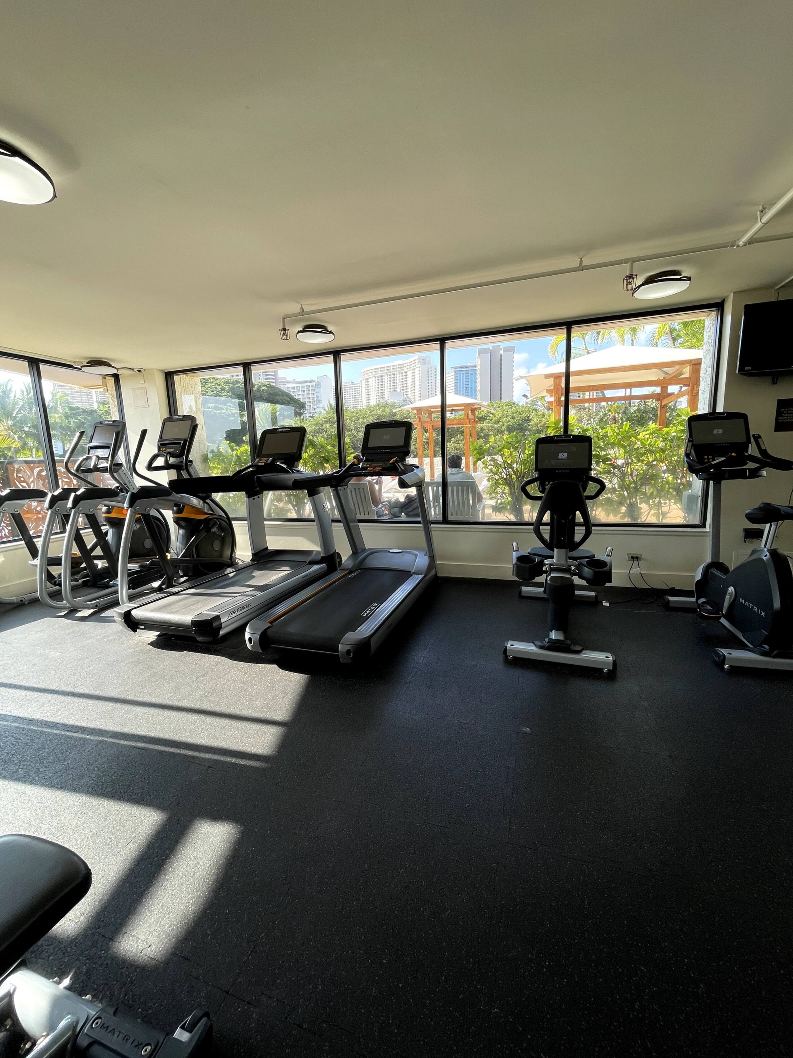 Relaxing 4 Star Luana Waikiki Hotel w/Park View - Image 38