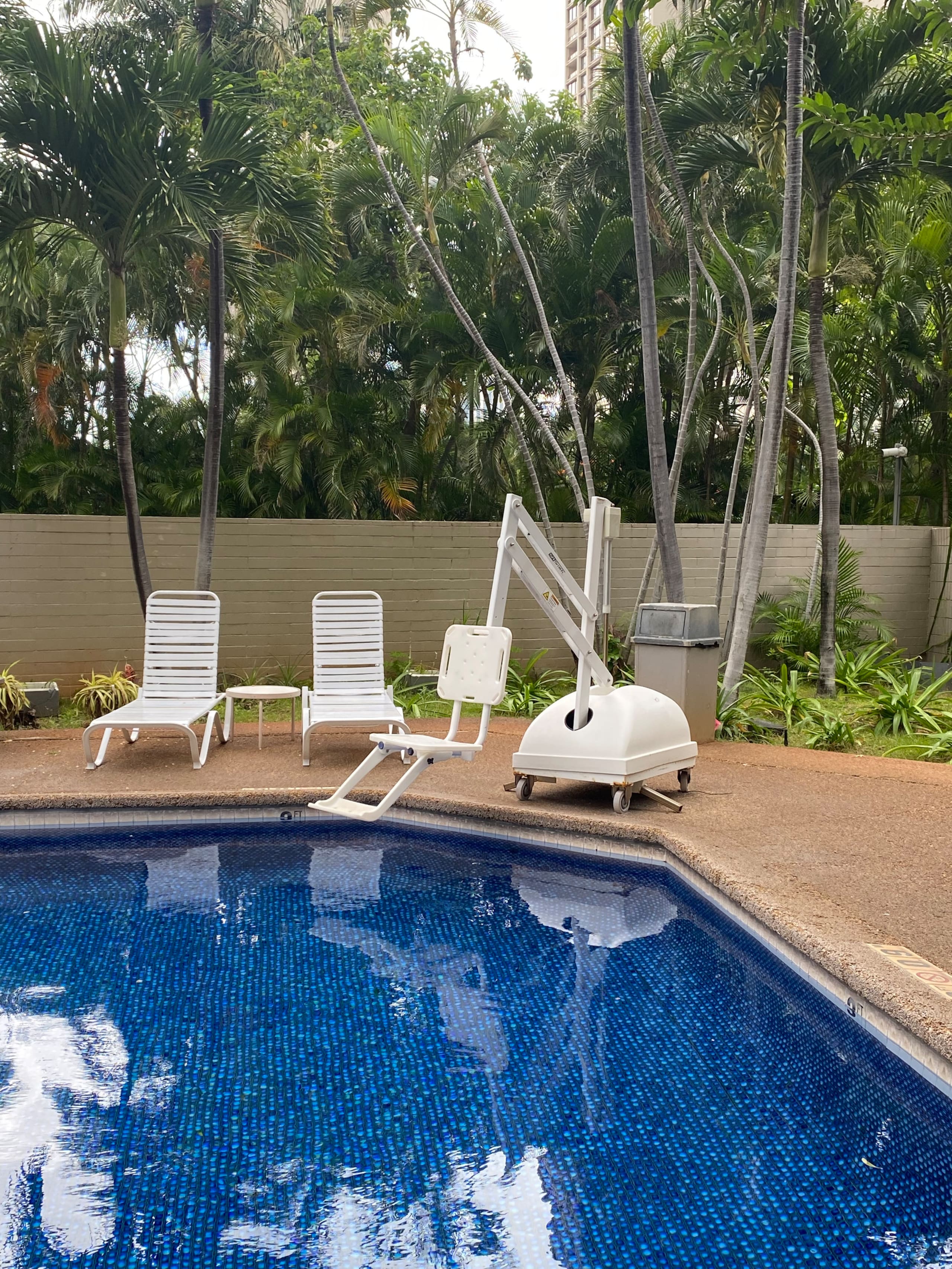 Stunning Waikiki Views • Prime Location + Parking - Image 4