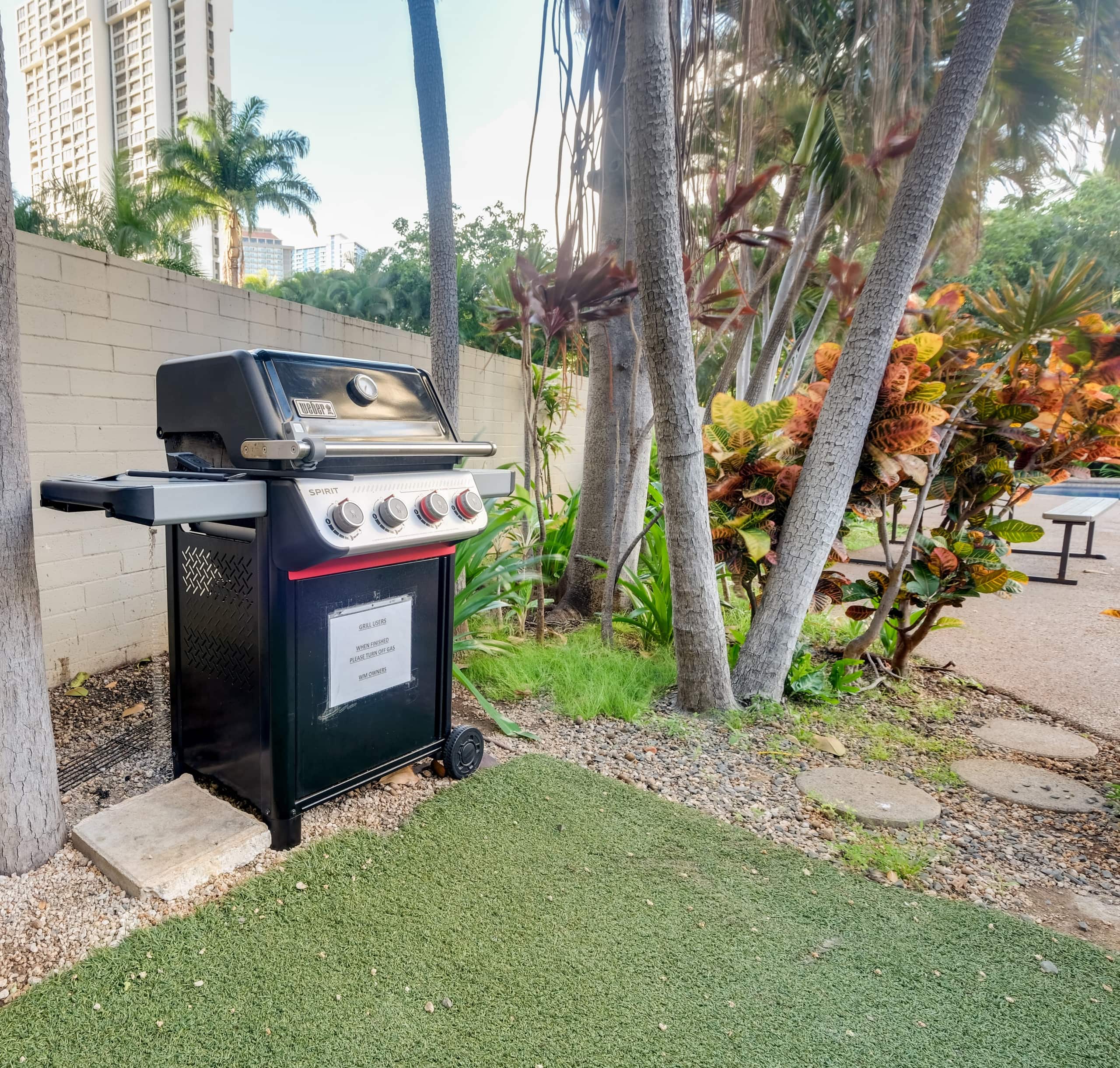 Stunning Waikiki Views • Prime Location + Parking - Image 29