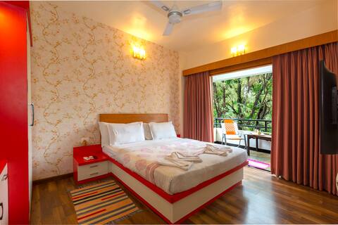 Milan : Private 1 bhk in Koregaon Park