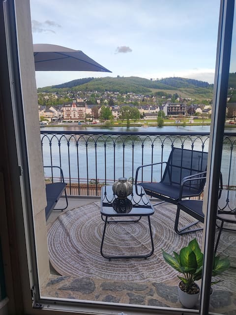 Voll ausgestattete Wohnung mit Moselblick