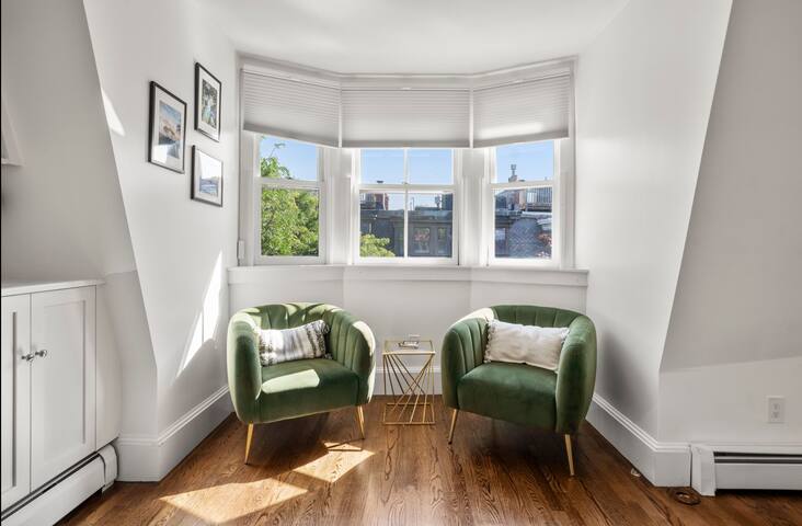 Spacious Condo in Boston’s South End gallery image 2