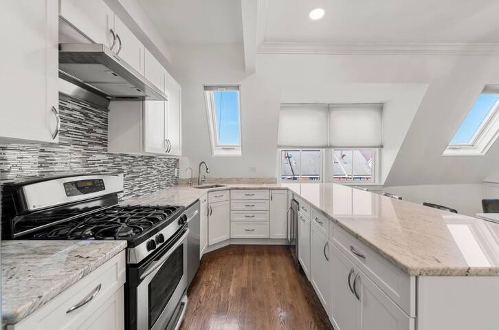 Spacious Condo in Boston’s South End gallery image 5