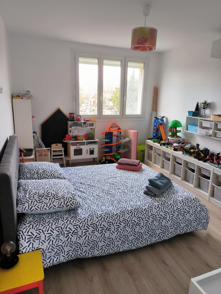 Warm house - Paris & Disney - *ranked*