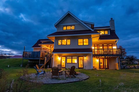 Huge Home + Studio-Mtn Views-Pet Friendly-Hot Tub