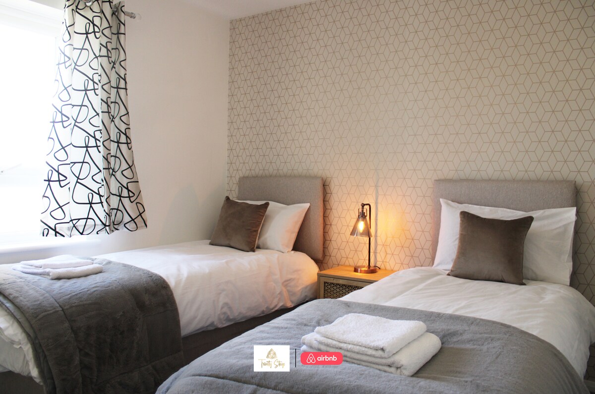 Trinity Stays的卧室短租和服务式住宿