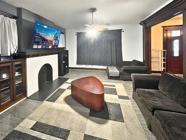 Work-friendly Compound: 318 & 320 Double The Space - Evansville, IN