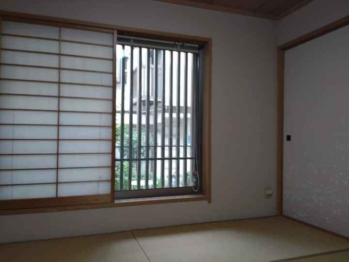 Možete vidjeti i izvana.