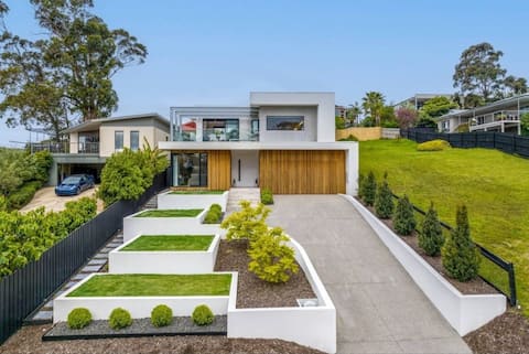 Bay Views Peninsula Luxury | With Pool