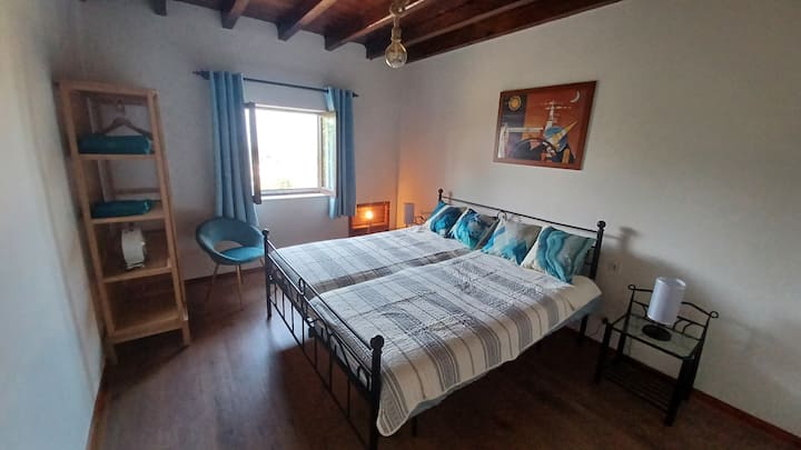 Kwa ombi, vitanda vinaweza kutenganishwa zaidi.