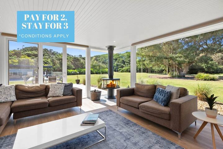 A Symphony of Sun & Sea – 4.5 acres, swimming pool