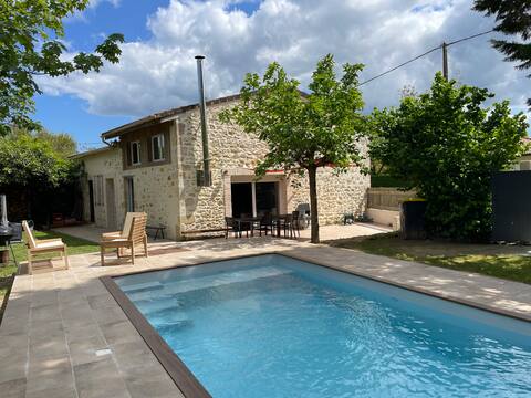 Renovated barn with pool for 8-10 people.