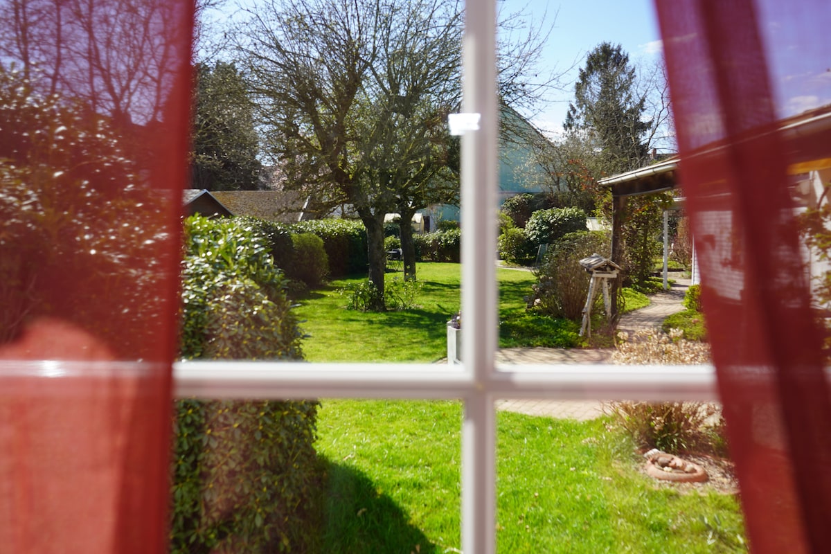 Popular Airbnb listing: ZEN: Green Home | Terrace | idyllic | 5 room in Burglesum