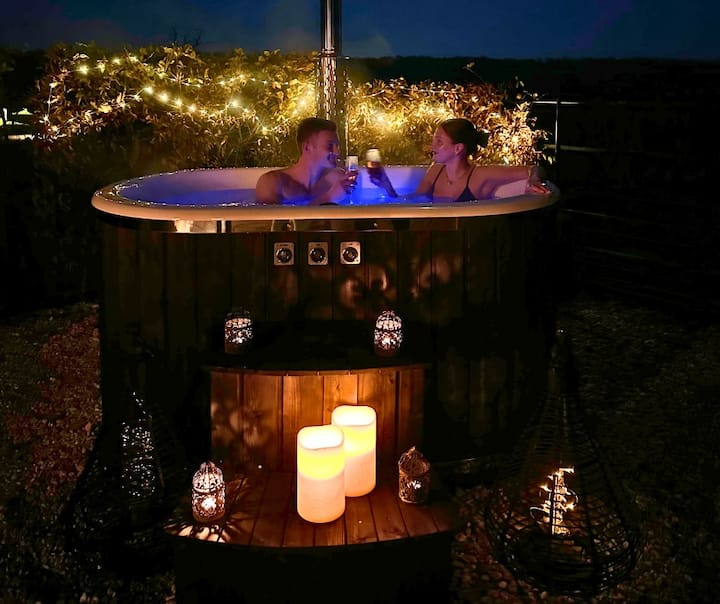 5* romantic deluxe Cotswold Barn for 2 w/ Hot Tub - Barns for Rent in ...