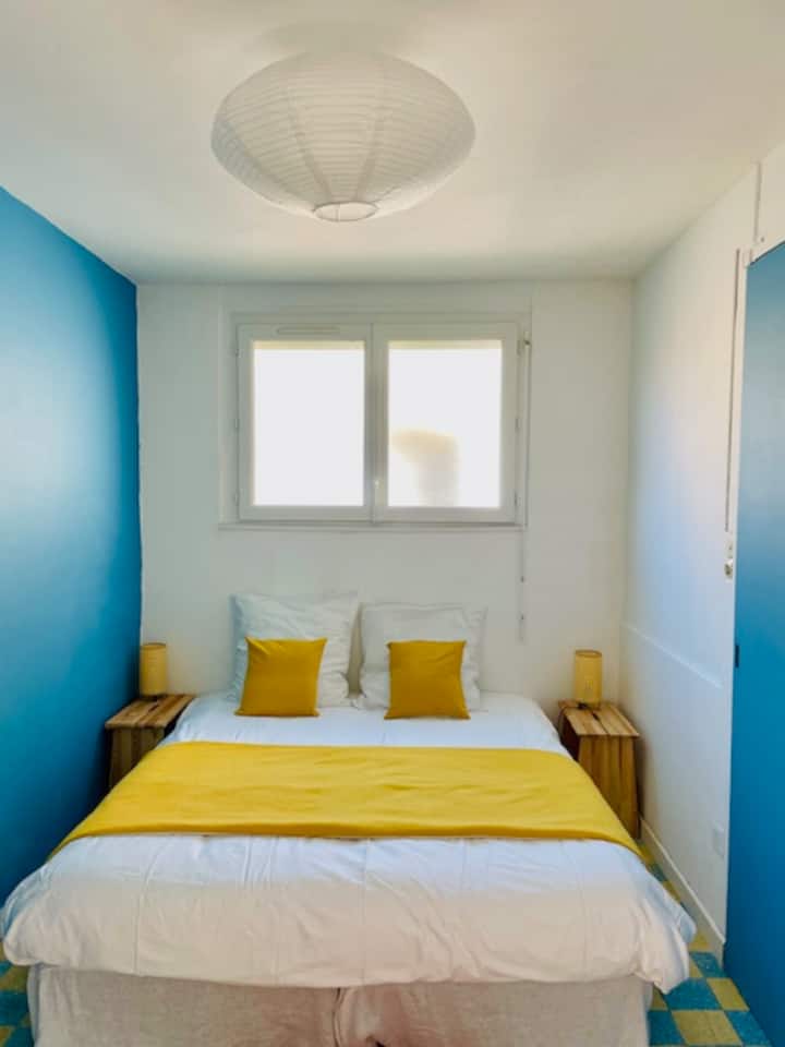 Spavaća soba 3 nalazi se u maloj kući
160/180 krevet