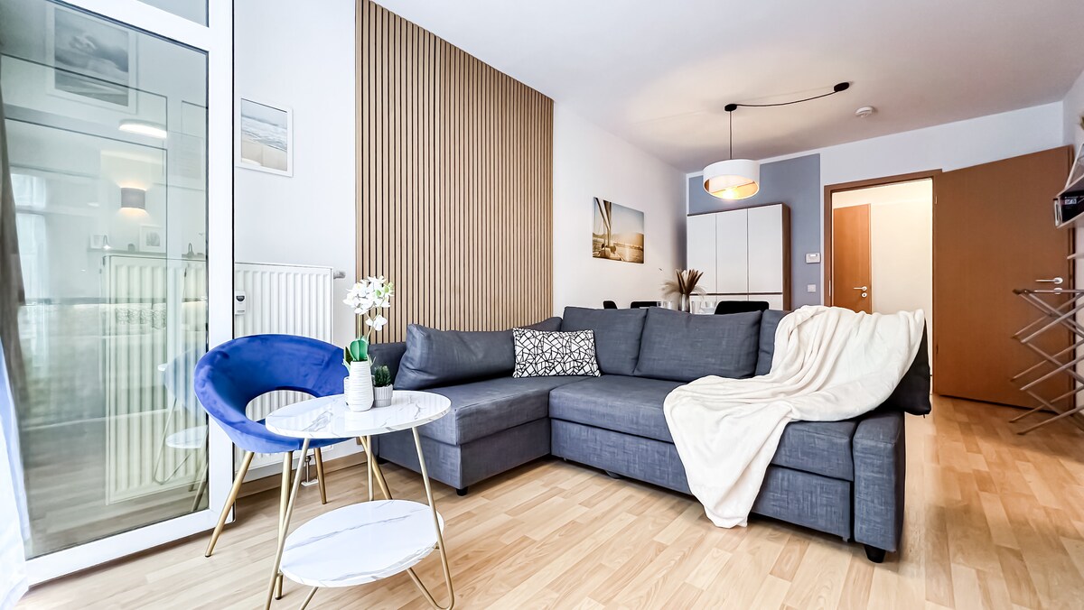 Popular Airbnb listing: Sunshine City Apartment*Leipzig Center*Parking in Zentrum West