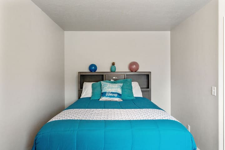 Guest Bedroom.  Sleeps 4.  Queen Bed.  Pull-Out Couch.  Top Floor.