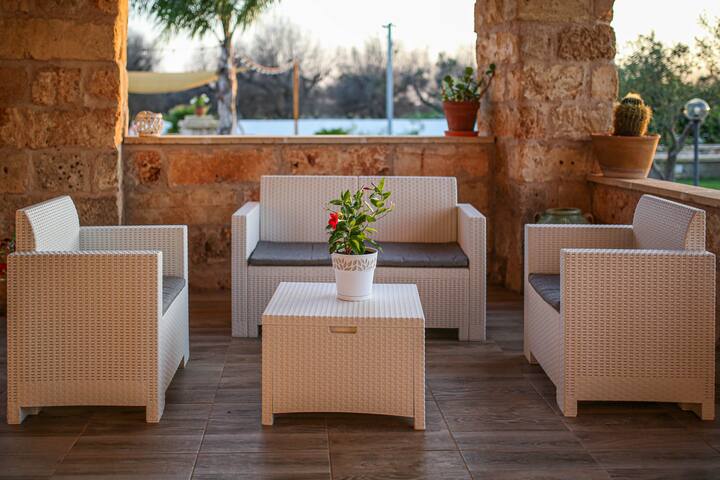 Exclusive Country Villa with Pool, Ugento, Apulia gallery image 5