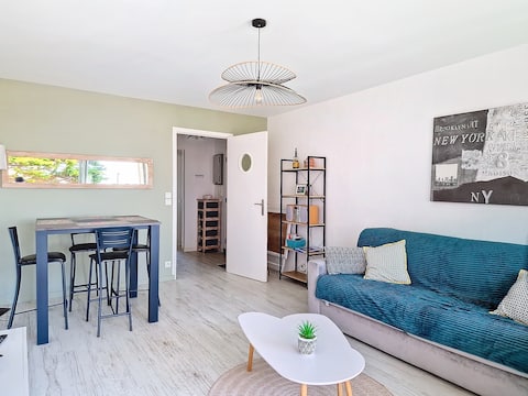 Top Airbnb: Sea view for this 2-room apartment in Courégant (Morbihan). in Ploemeur