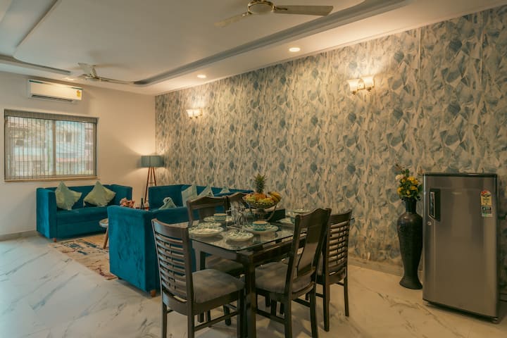 Dining area image 1