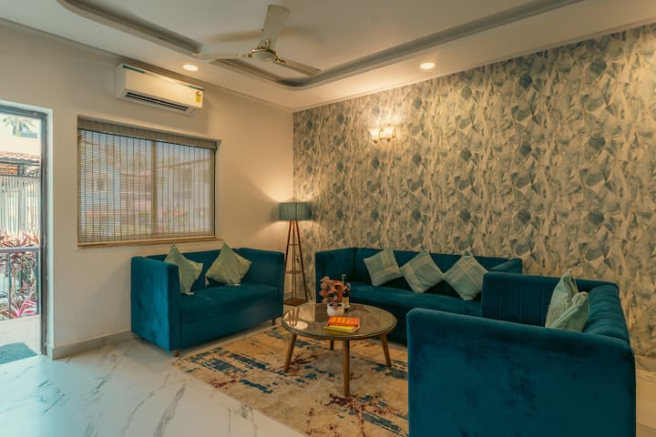 Living room image 2