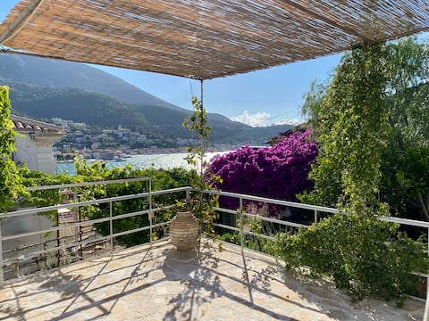 Spacious Villa with Amazing Sea View