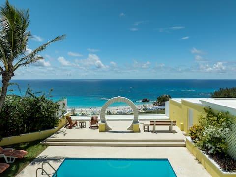 Panoramic views of Horseshoe Bay Beach
