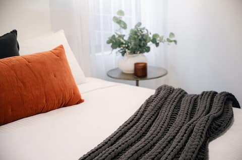 CrowdControl · 3 Luxe Villas in One Location