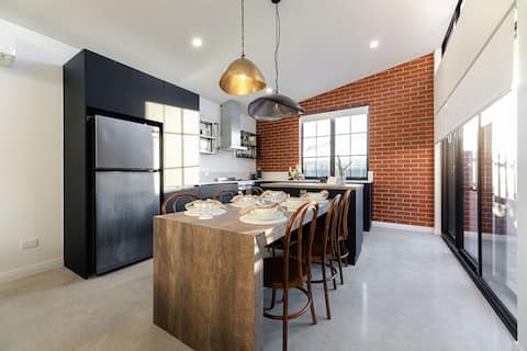 Three urban villas toal 9 Bedrooms