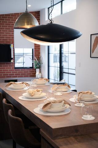 CrowdControl · 3 Luxe Villas in One Location