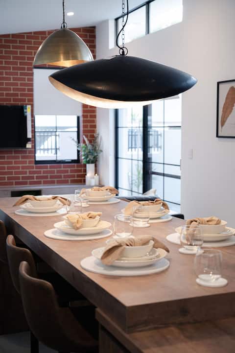 CrowdControl · 3 Luxe Villas in One Location