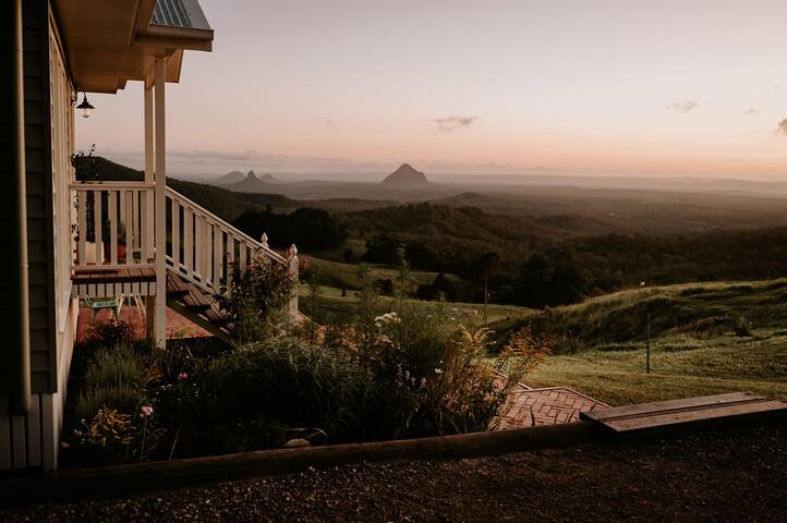 Burgess Cottage – Sunshine Coast Hinterland