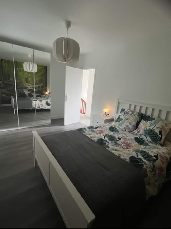  Opcional: espacio privado de 60 m² en el ala contigua, disponible bajo petición.