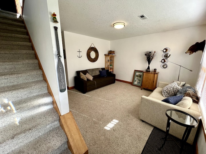 I სართული, 2 გასაშლელი დივანი რეკორდულ ოთახში