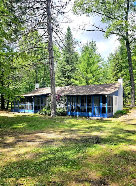 3 Modern-Rustic Cottages, Rec Space w/ Lake Access