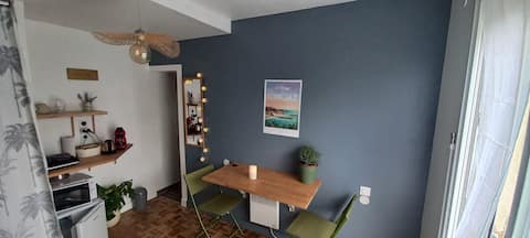 Annonce Airbnb populaire: Peaceful accommodation near the metro (25 min to the train station) à Villejean Beauregard