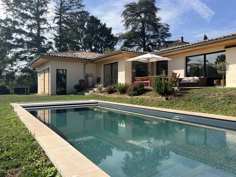 Beautiful house 234 m² with swimming pool