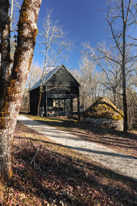 The little black house