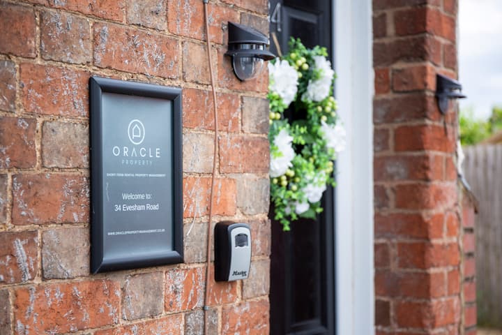 The Cygnets | Double Room, Heart Of Town, Sleeps 2 - Stratford-upon-Avon