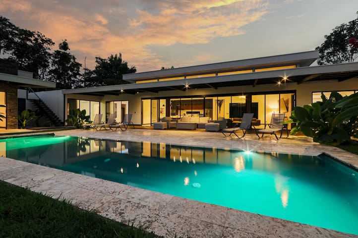 La Fortuna Vacation Rentals managed Airbnb listing 1